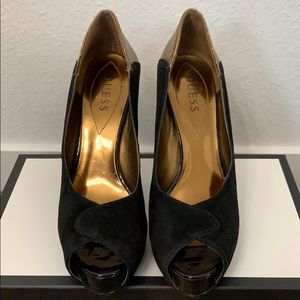 Guess black and gold heel